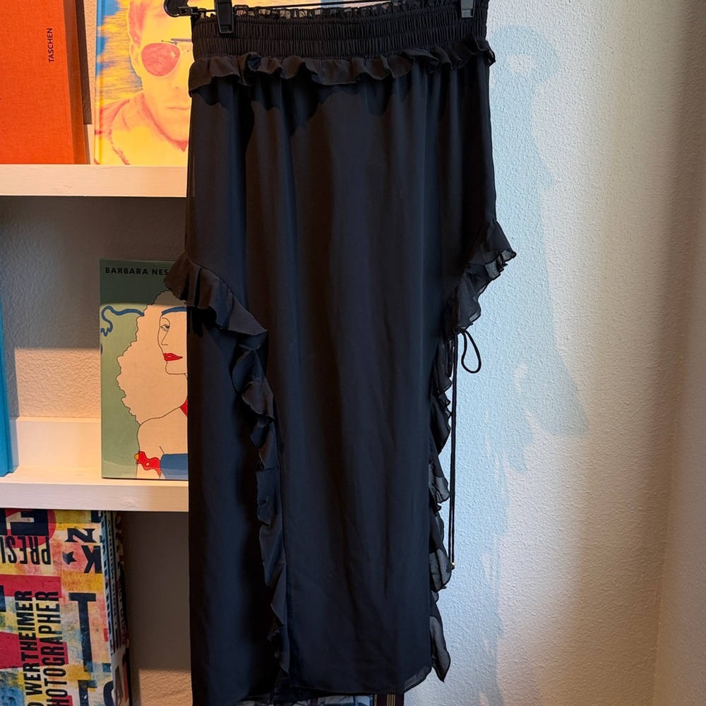 L’Academie NWT M Inaya Black Asymmetrical Sheer Layer high side slit luxe ruffle